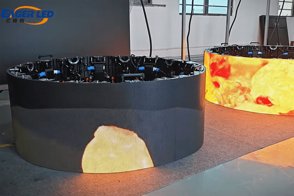 EA500H7 Curved LED Display